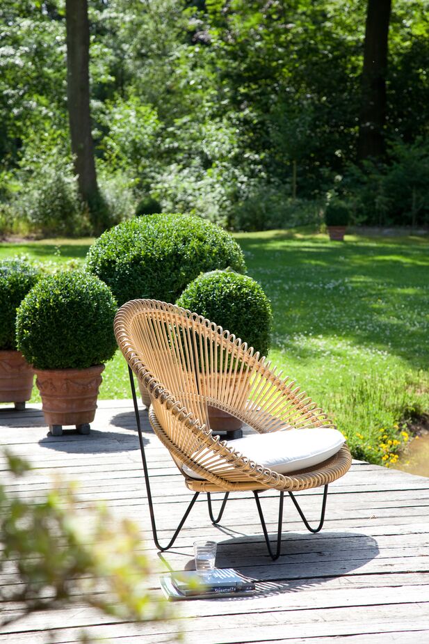Find this interpretation of the Acapulco chair here.
